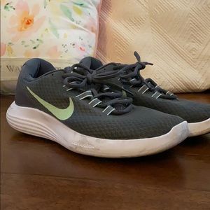 Size 8 Nike Sneakers